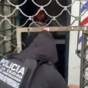 Descubrieron un prostíbulo que funcionaba oculto detrás de una barbería