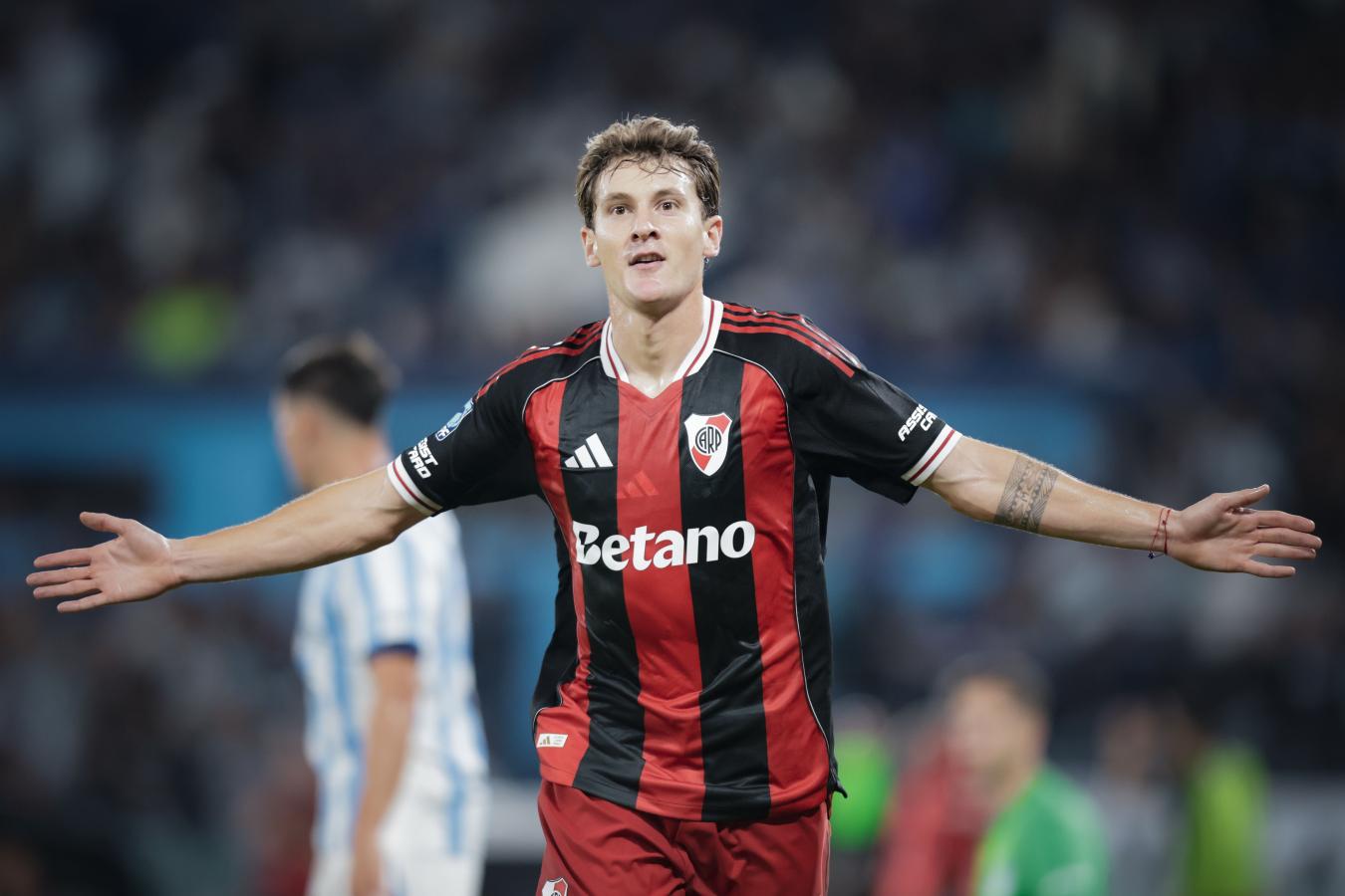 River le ganó a Racing por 2-0, sigue invicto en el ciclo Coudet y escolta la zona B del Torneo Apertura 2026