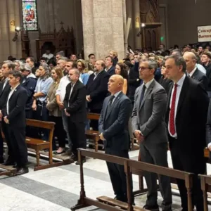 La misa en Luján por el Papa Francisco reunió a Adorni y Kicillof, pero se bajó Villarruel