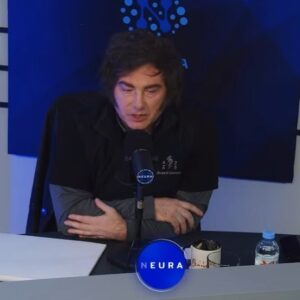 Milei dijo que enfrentó un “intento de Golpe de Estado” con “los medios, políticos y empresarios como cómplices”