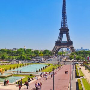 Hantavirus: una turista francesa dio positivo tras ser evacuada del crucero y hay alarma en Europa