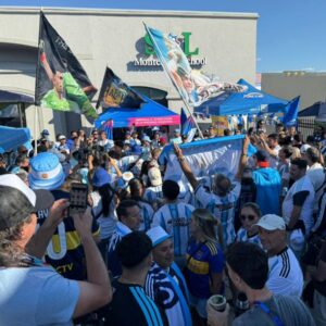 Banderazo histórico: miles de argentinos coparon Kansas City en la previa del debut de la Selección ante Argelia
