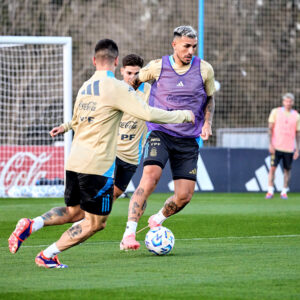 La Selección argentina volvió a los entrenamientos, con la mirada puesta en Inglaterra