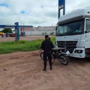 Un camionero bajó a revisar una carga en una estación de servicio y le robaron una riñonera con $3.5 millones