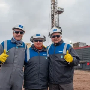 Kristalina Georgieva recorrió Loma Campana en Vaca Muerta junto a Luis Caputo y Horacio Marín