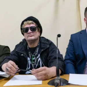 Durante el juicio, Pity Álvarez se quedó dormido, hizo un dibujo y dijo que declarará más adelante