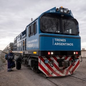 El Gobierno oficializó el lanzamiento de la privatización del Belgrano Cargas
