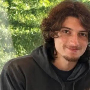 Denuncian que el joven de La Plata entregó su CV para trabajar en un supermercado de Córdoba