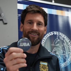 Leo Messi recibió el Doctorado Honoris Causa de la UBA