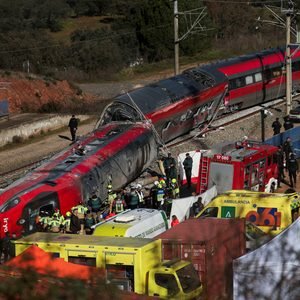 Tragedia en España: al menos 50 muertos tras el choque de dos trenes