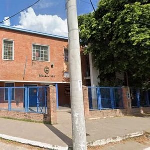 Un alumno de 18 años baleó a otro estudiante en el baño de un colegio en González Catán