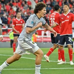 Boca Juniors le ganó 1-0 a Independiente sobre el final, se clasificó a los playoffs y es líder de la Tabla Anual