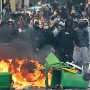 Lecornu: “Las fuerzas del orden no tienen instrucciones de enfrentarse a los estudiantes de secundaria”